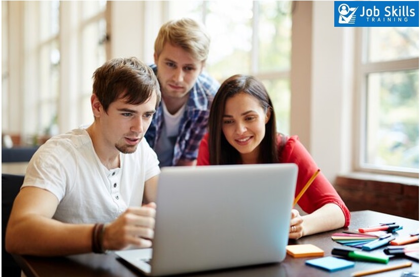 Read more about the article Top Trends in Job Skills Training 2023-24: A UK Perspective